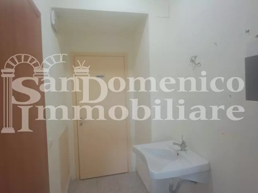 Immagine 8 di Laboratorio in vendita  a Vicopisano