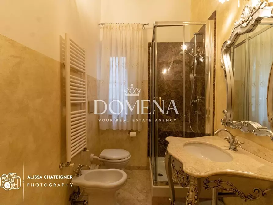 Immagine 23 di Appartamento in vendita  a Siena