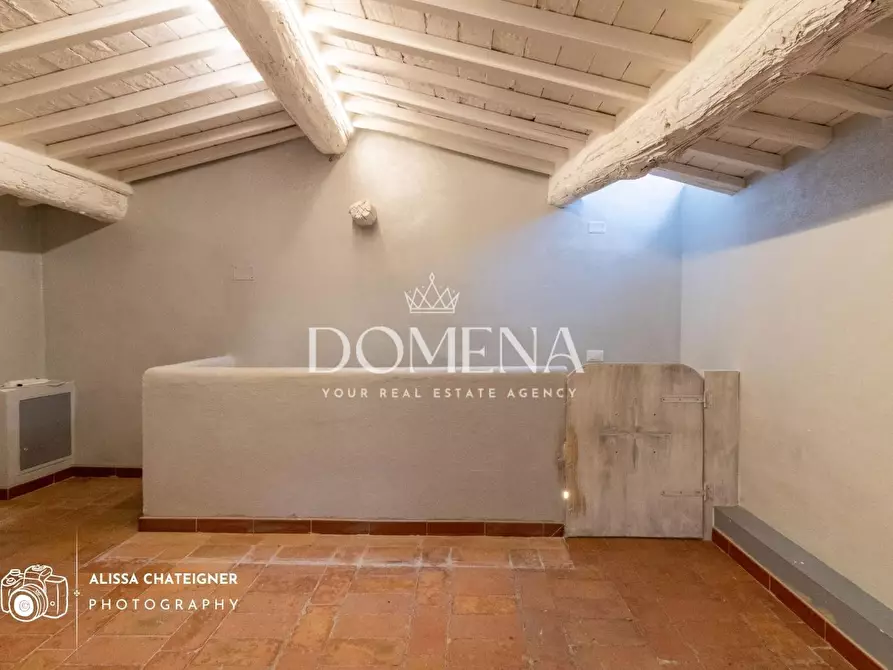 Immagine 47 di Appartamento in vendita  a Siena