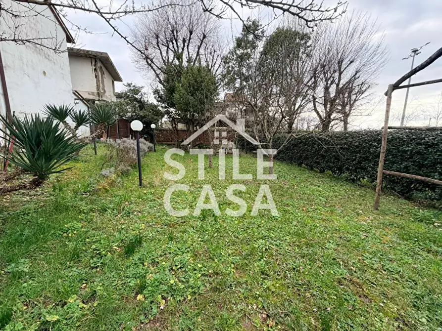 Immagine 2 di Casa indipendente in vendita  a Altopascio