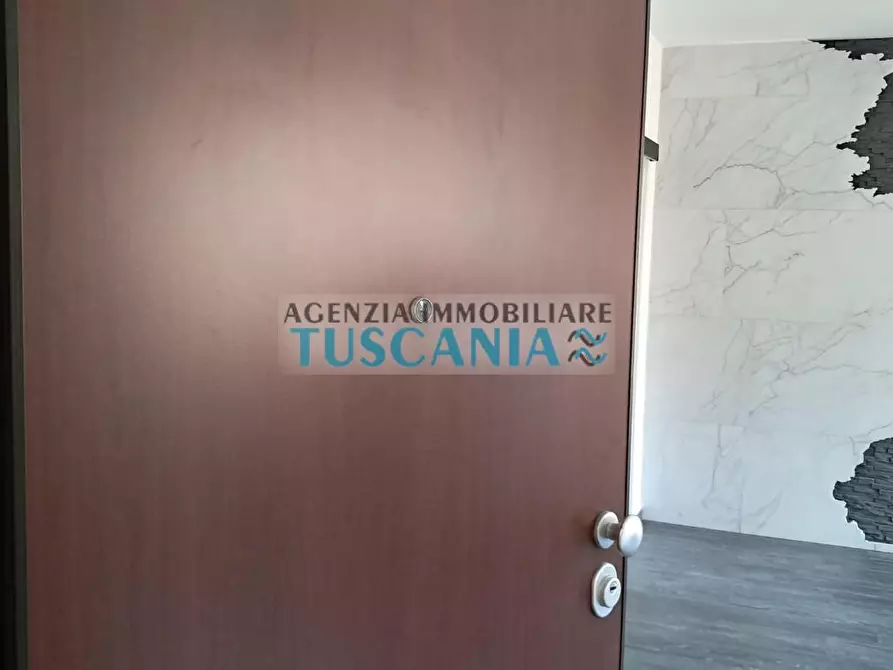 Immagine 15 di Appartamento in vendita  a Cecina