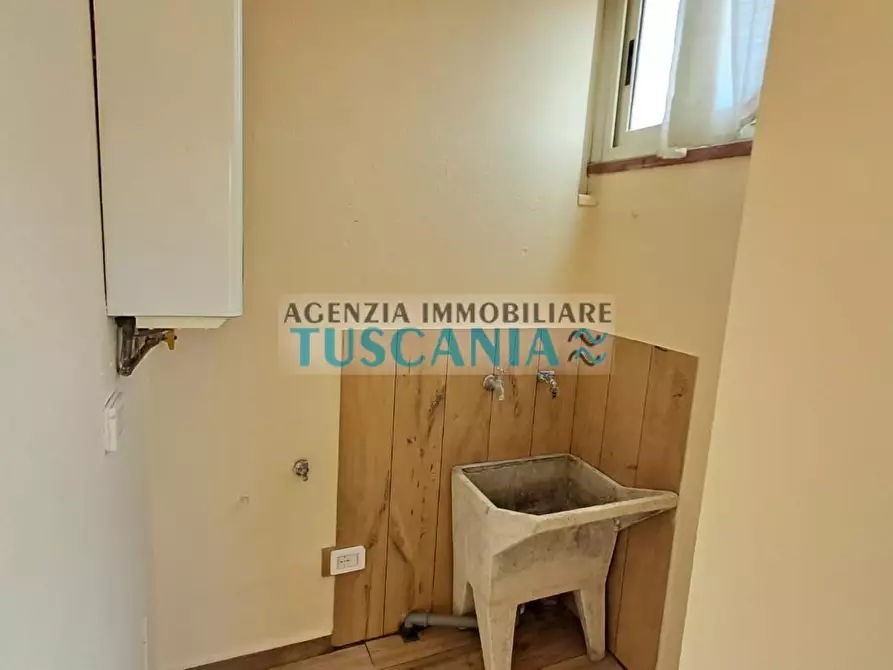 Immagine 12 di Appartamento in vendita  a Cecina