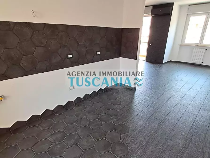 Immagine 9 di Appartamento in vendita  a Cecina