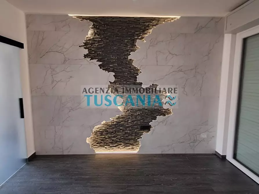 Immagine 3 di Appartamento in vendita  a Cecina