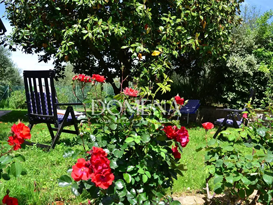 Immagine 6 di Villa in vendita  a Siena