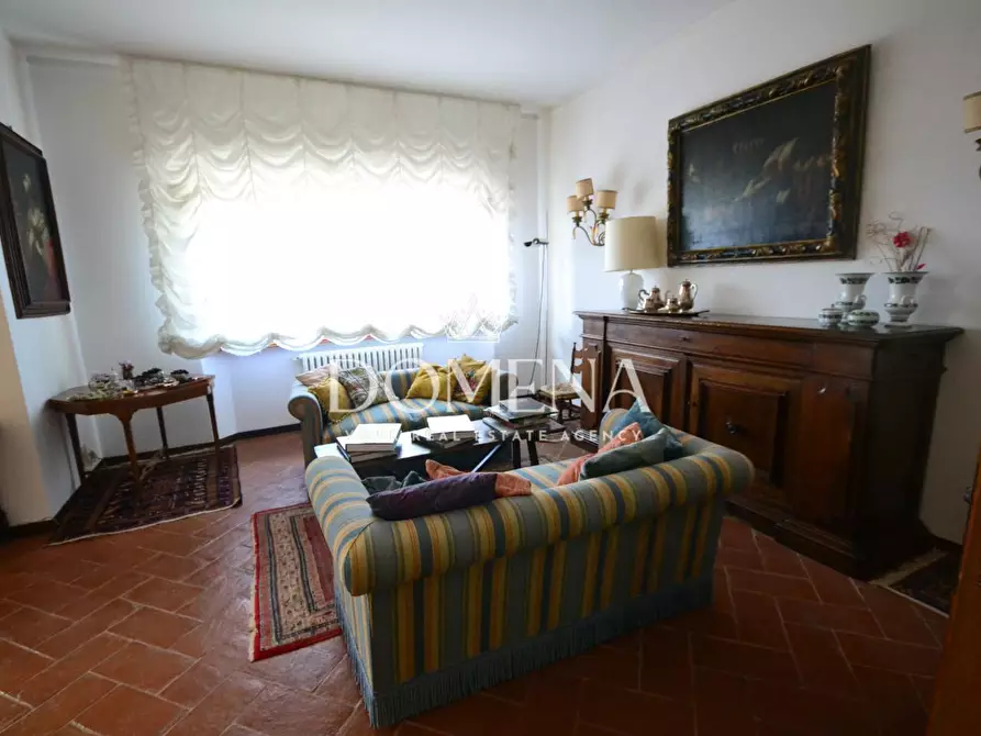 Immagine 10 di Villa in vendita  a Siena