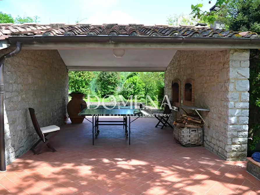 Immagine 3 di Villa in vendita  a Siena