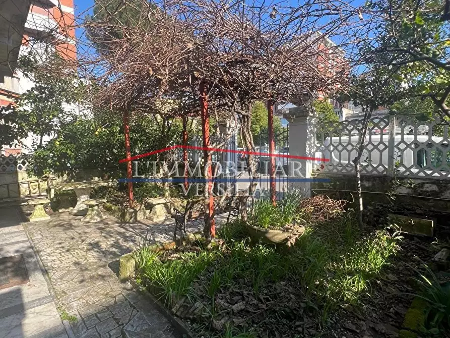 Immagine 10 di Villetta a schiera in vendita  a Massa