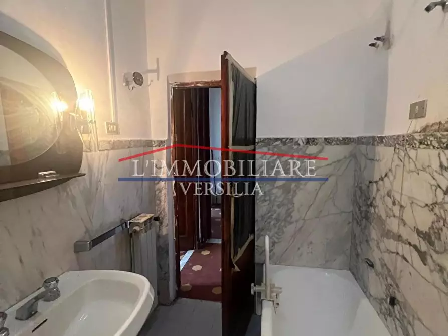 Immagine 40 di Villetta a schiera in vendita  a Massa