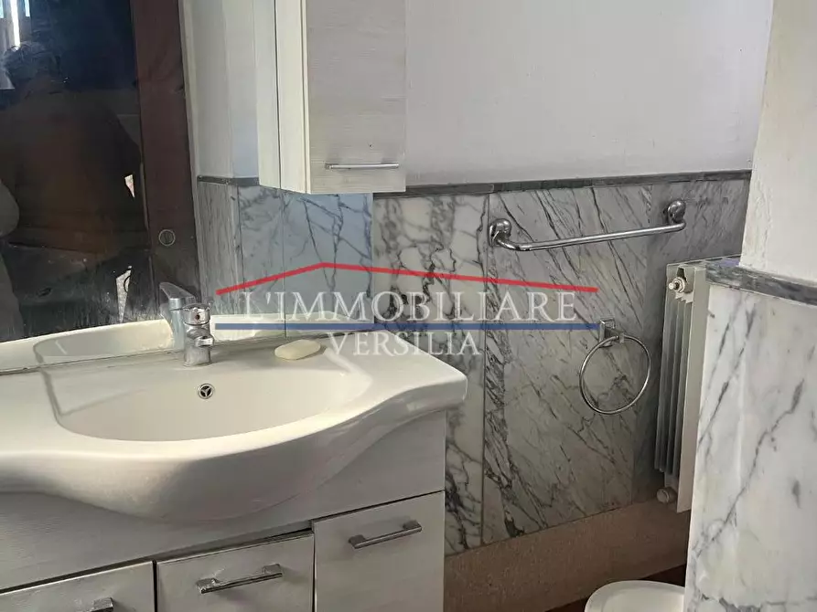 Immagine 28 di Villetta a schiera in vendita  a Massa