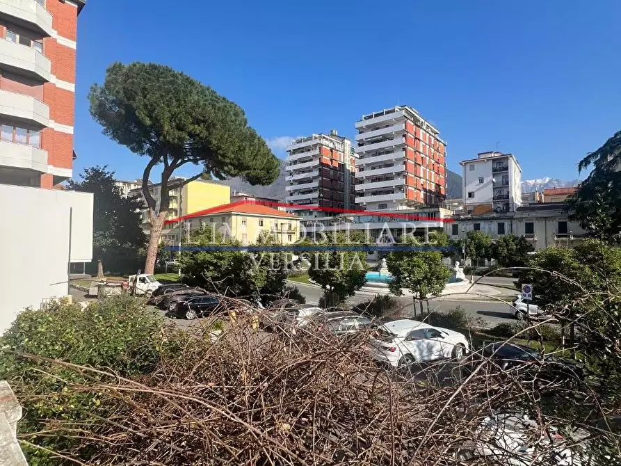 Immagine 46 di Villetta a schiera in vendita  a Massa