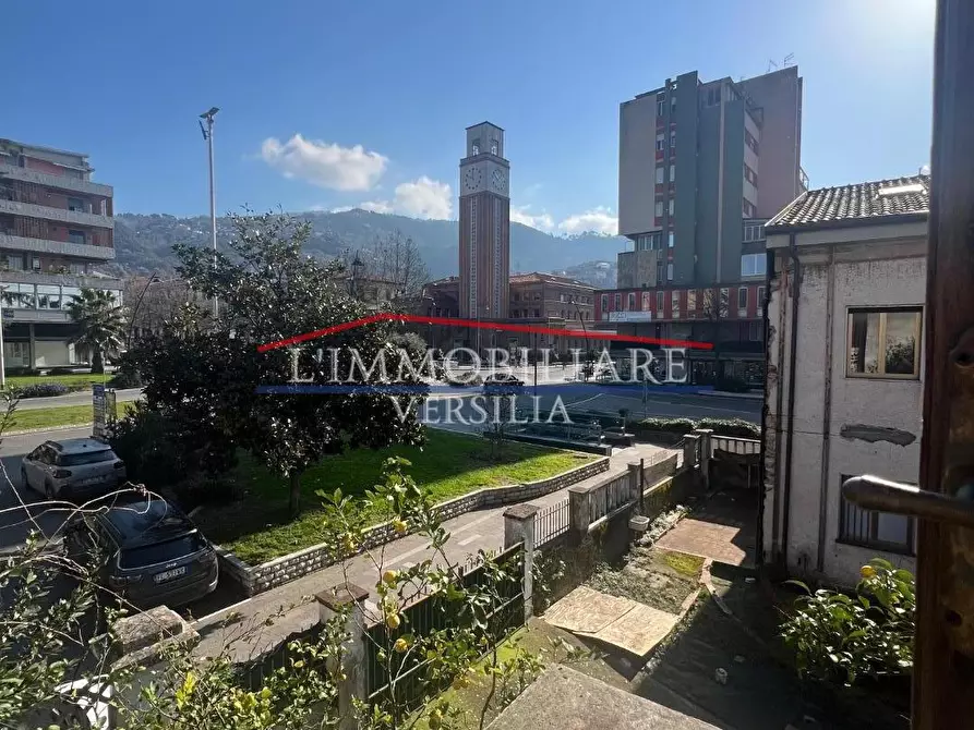 Immagine 45 di Villetta a schiera in vendita  a Massa