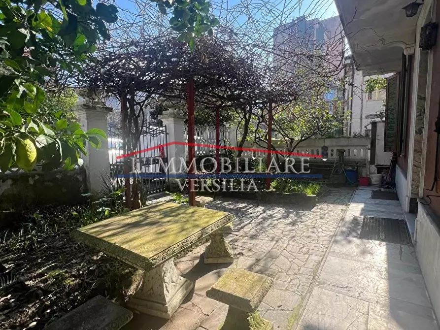 Immagine 8 di Villetta a schiera in vendita  a Massa