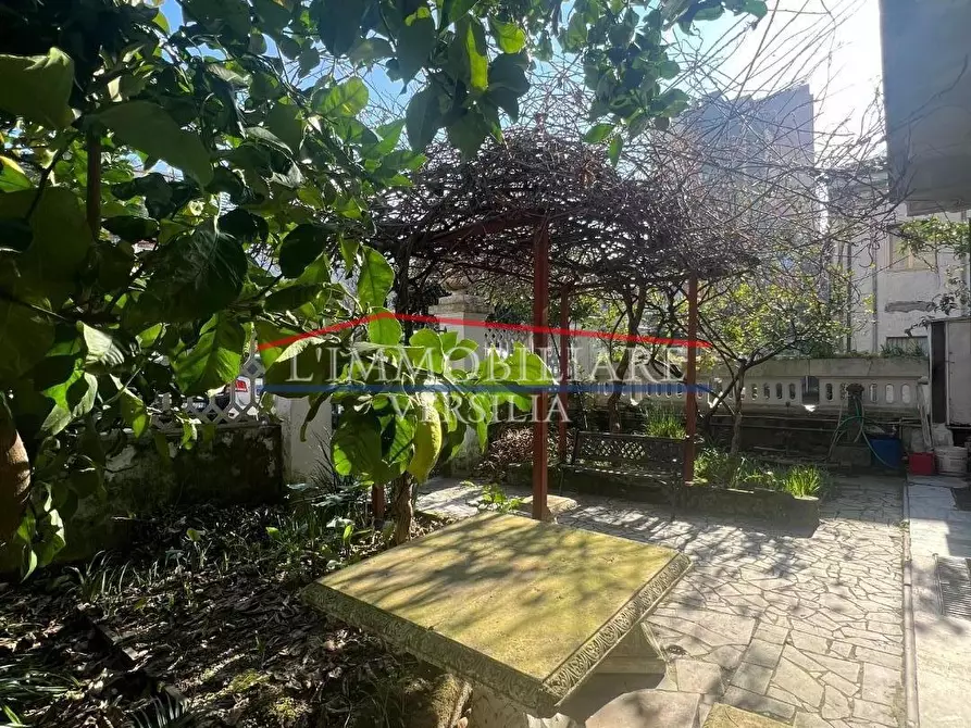 Immagine 9 di Villetta a schiera in vendita  a Massa