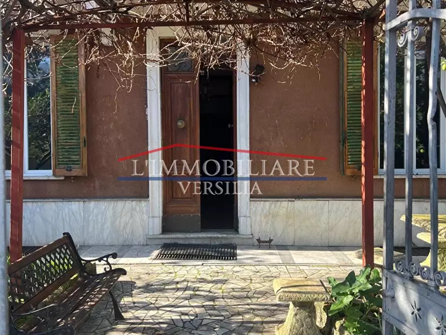 Immagine 2 di Villetta a schiera in vendita  a Massa