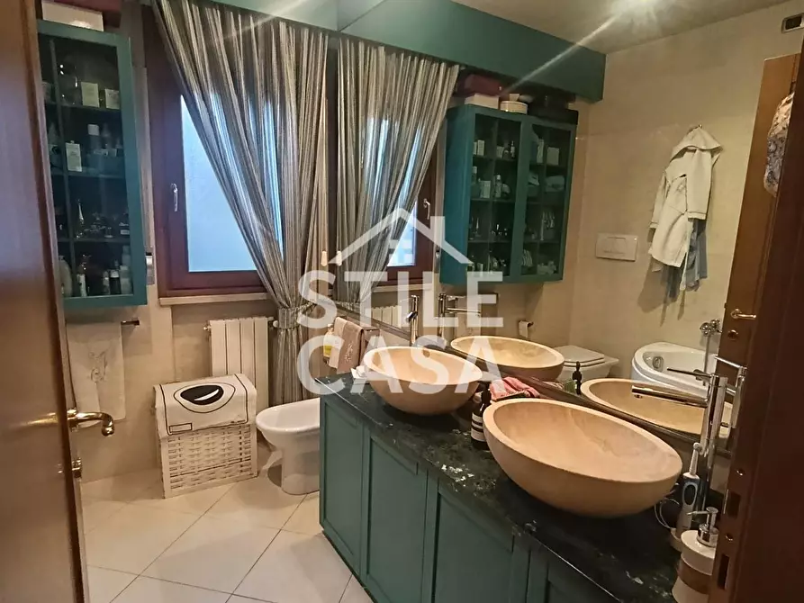 Immagine 34 di Appartamento in vendita  a Montecatini Terme