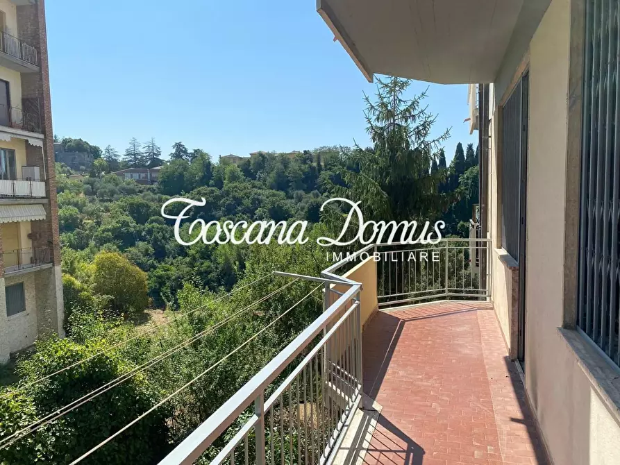 Immagine 13 di Appartamento in vendita  a Siena