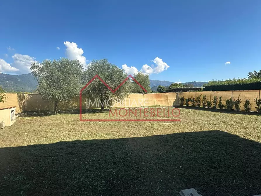 Immagine 8 di Villa in vendita  a Camaiore