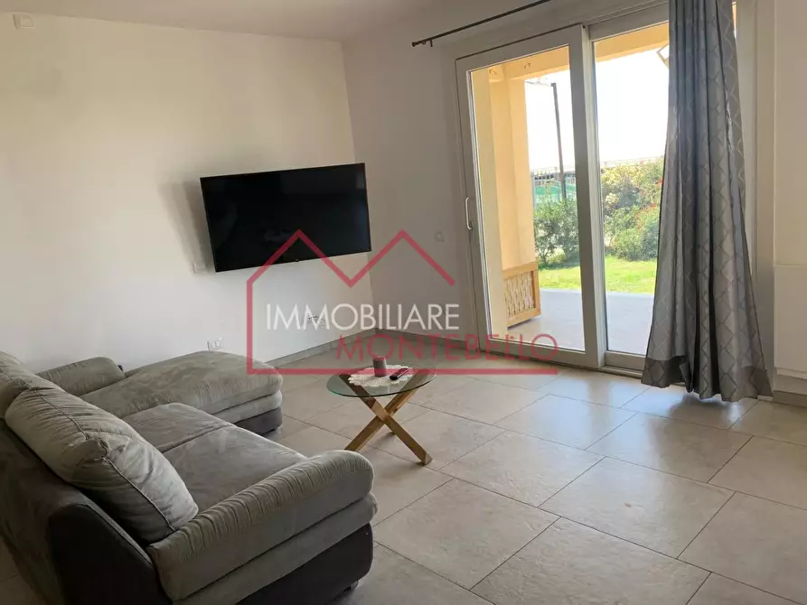 Immagine 2 di Villa in vendita  a Camaiore