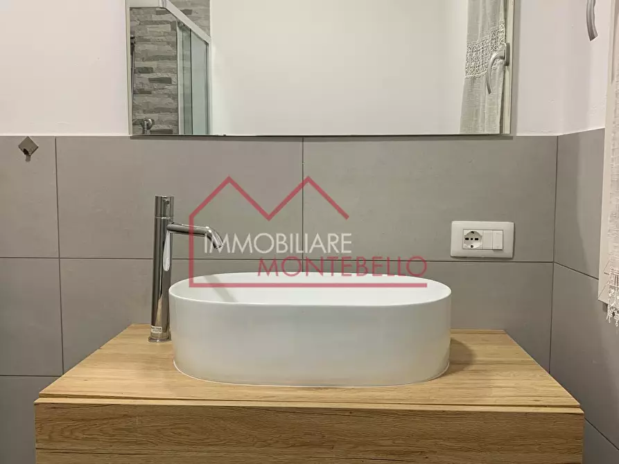 Immagine 3 di Villa in vendita  a Camaiore