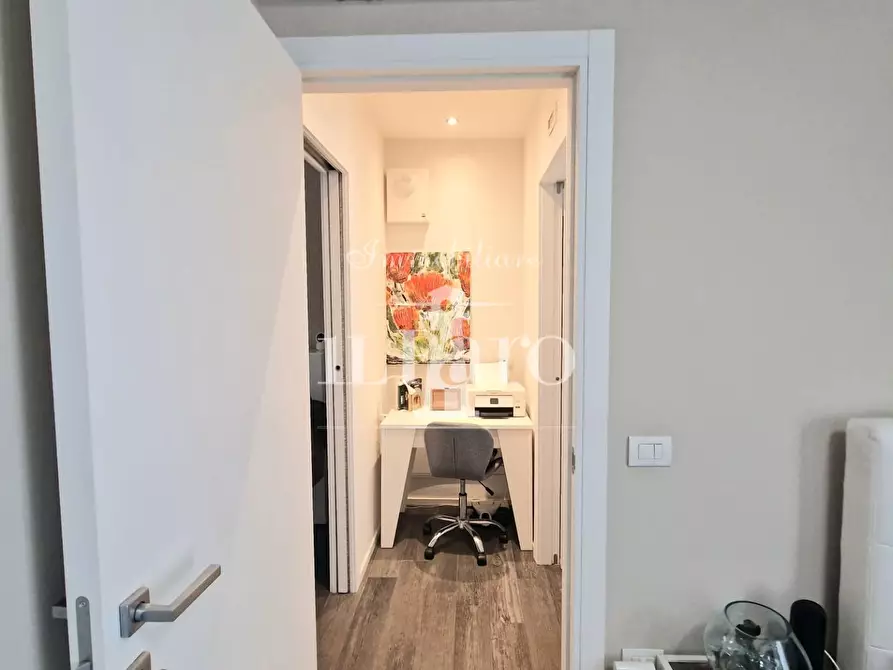 Immagine 12 di Appartamento in vendita  a Campi Bisenzio