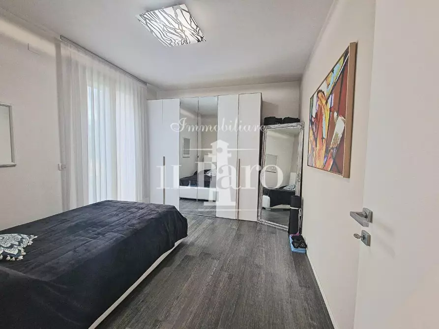 Immagine 13 di Appartamento in vendita  a Campi Bisenzio