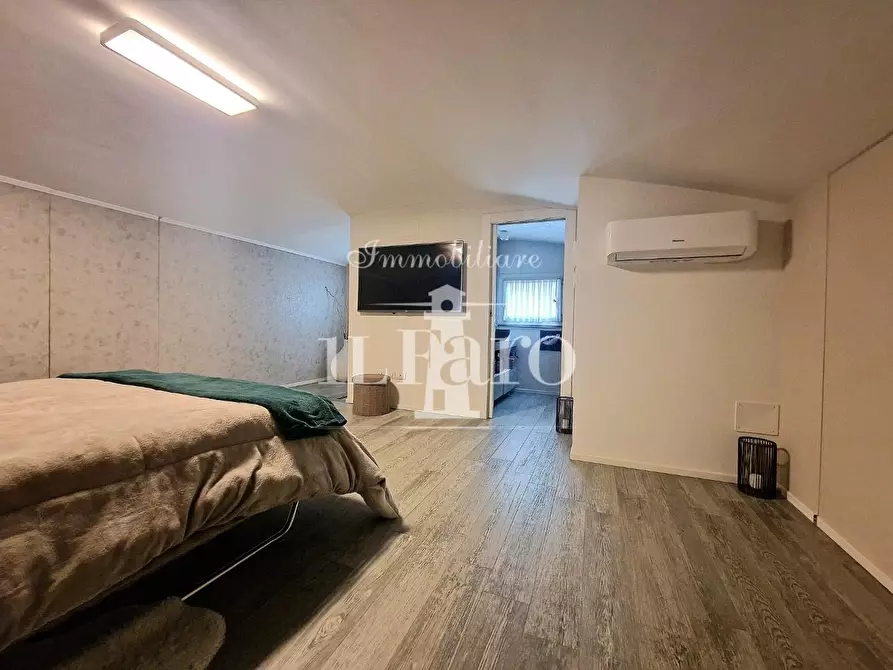 Immagine 27 di Appartamento in vendita  a Campi Bisenzio