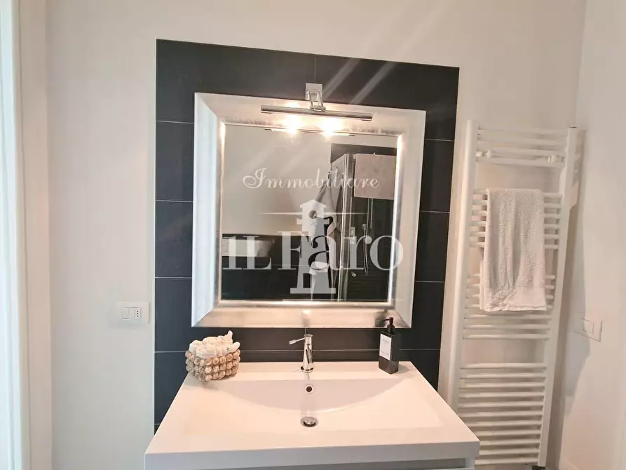 Immagine 20 di Appartamento in vendita  a Campi Bisenzio