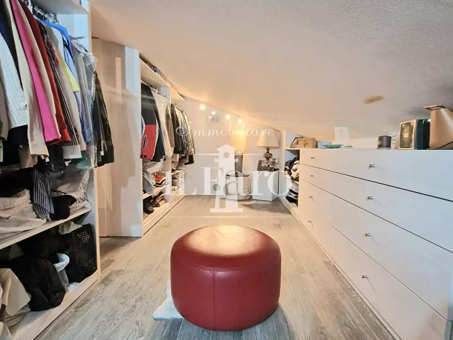 Immagine 31 di Appartamento in vendita  a Campi Bisenzio