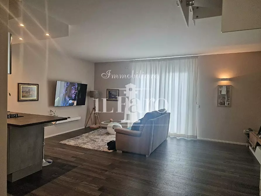 Immagine 5 di Appartamento in vendita  a Campi Bisenzio