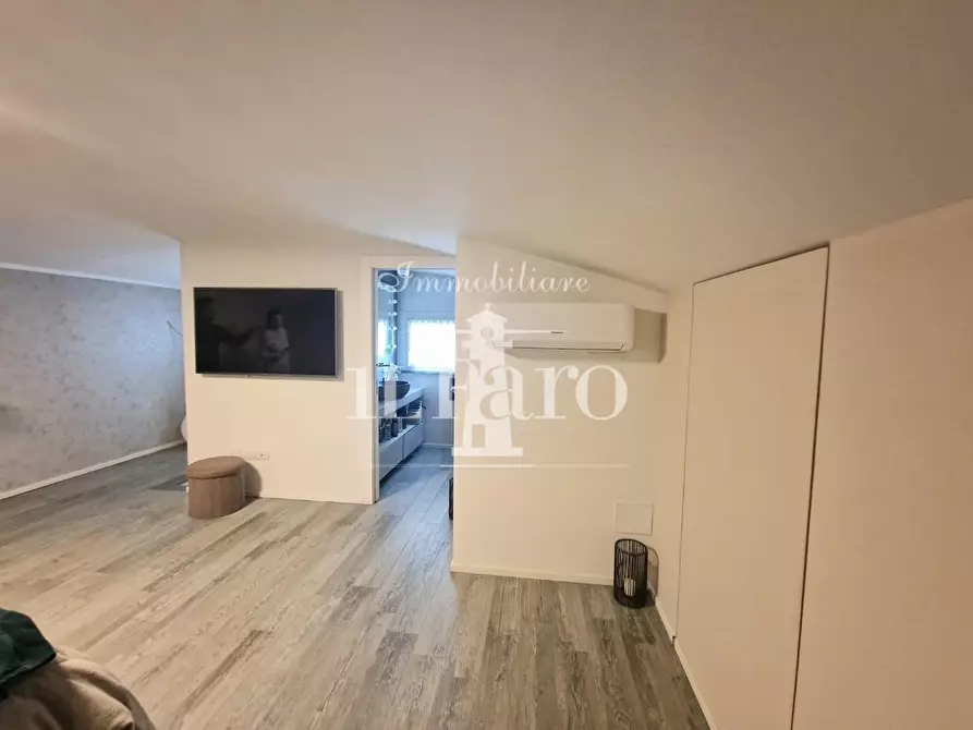 Immagine 30 di Appartamento in vendita  a Campi Bisenzio