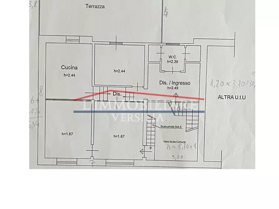 Immagine 7 di Palazzo in vendita  a Massa