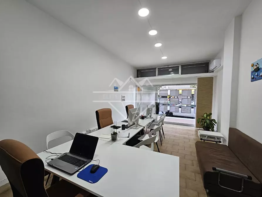 Immagine 5 di Ufficio in vendita  a Carrara