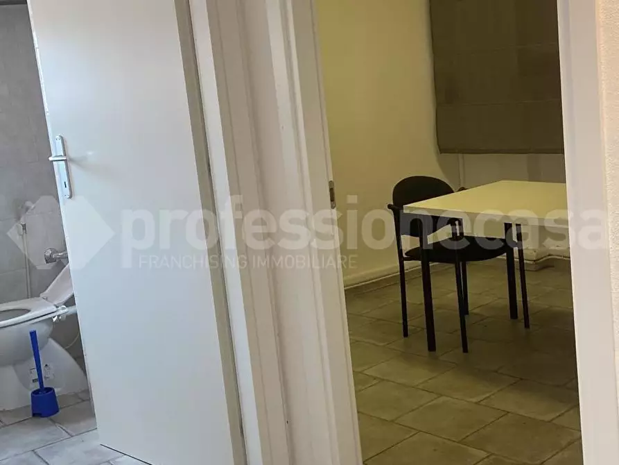 Immagine 14 di Ufficio in vendita  a Pisa