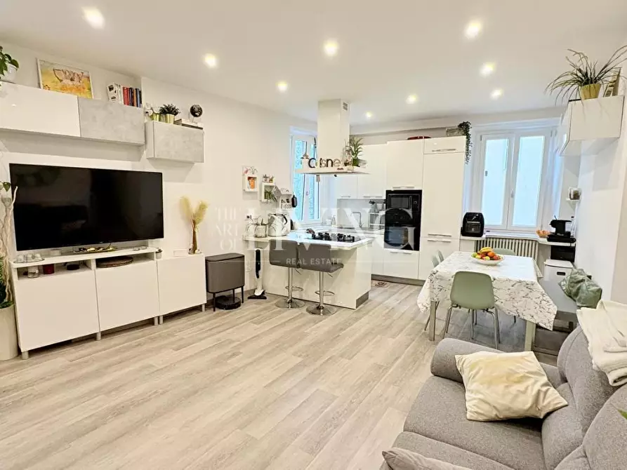 Immagine 4 di Appartamento in vendita  a Lucca