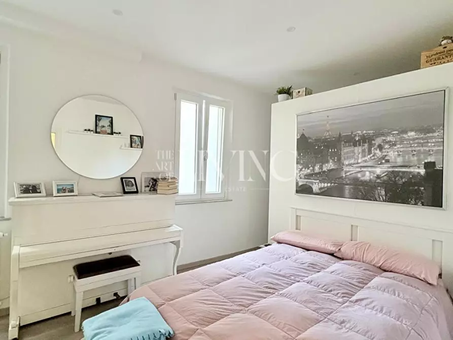 Immagine 18 di Appartamento in vendita  a Lucca