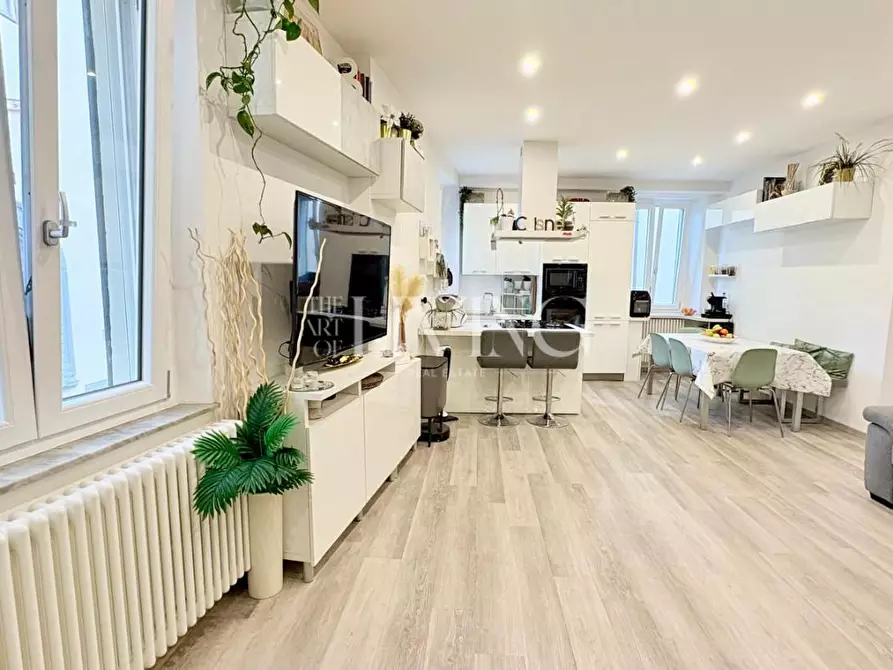 Immagine 6 di Appartamento in vendita  a Lucca