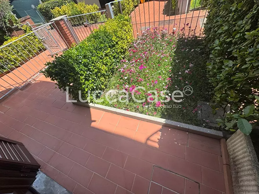 Immagine 22 di Villetta a schiera in vendita  a Porcari