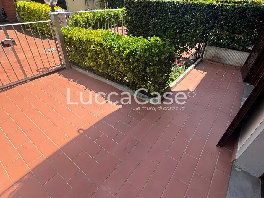 Immagine 25 di Villetta a schiera in vendita  a Porcari