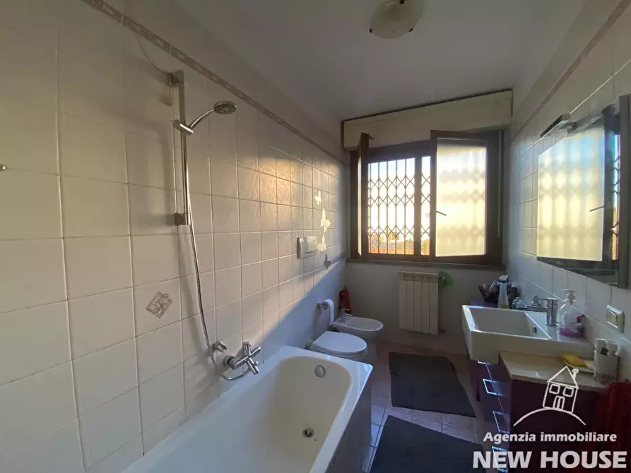 Immagine 12 di Appartamento in vendita  a Pisa