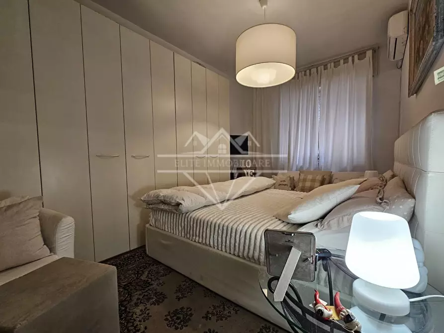 Immagine 10 di Appartamento in vendita  a Carrara