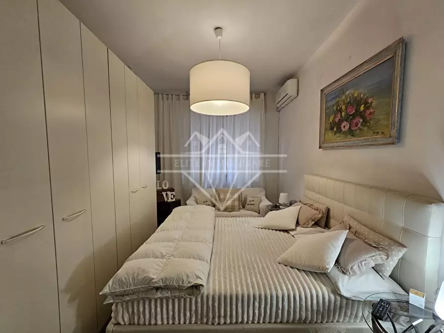 Immagine 11 di Appartamento in vendita  a Carrara