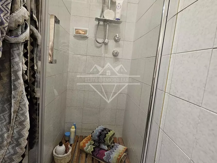 Immagine 16 di Appartamento in vendita  a Carrara