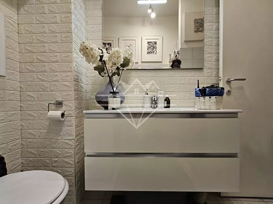 Immagine 14 di Appartamento in vendita  a Carrara