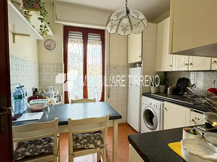 Immagine 19 di Appartamento in vendita  a Massa