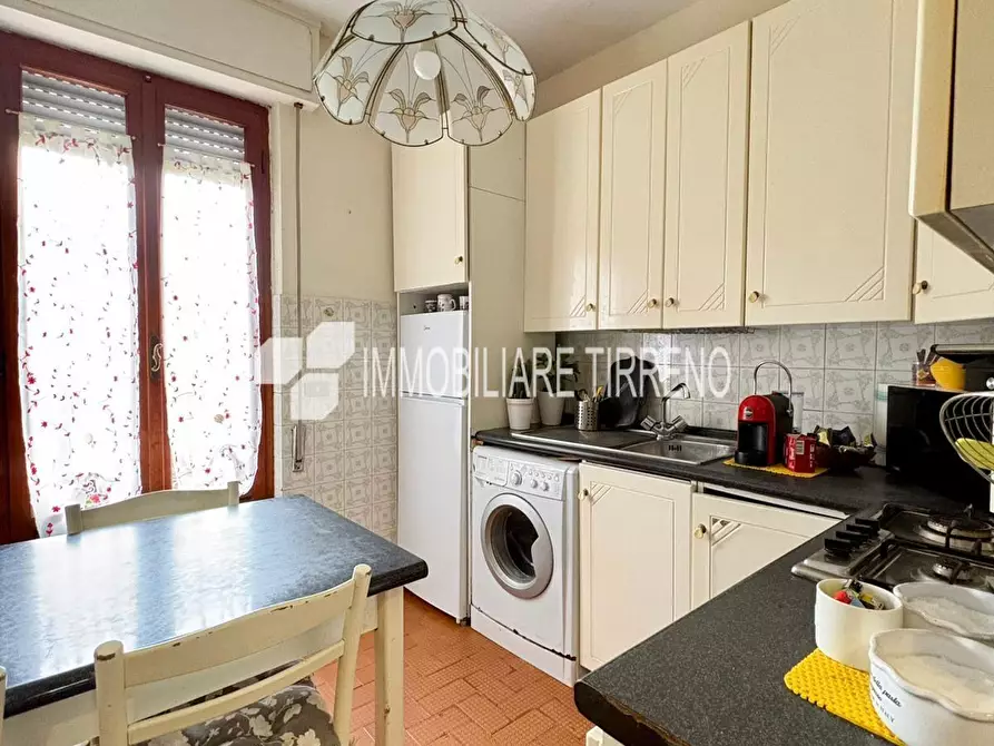 Immagine 9 di Appartamento in vendita  a Massa