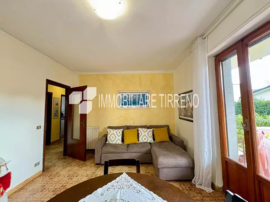 Immagine 8 di Appartamento in vendita  a Massa