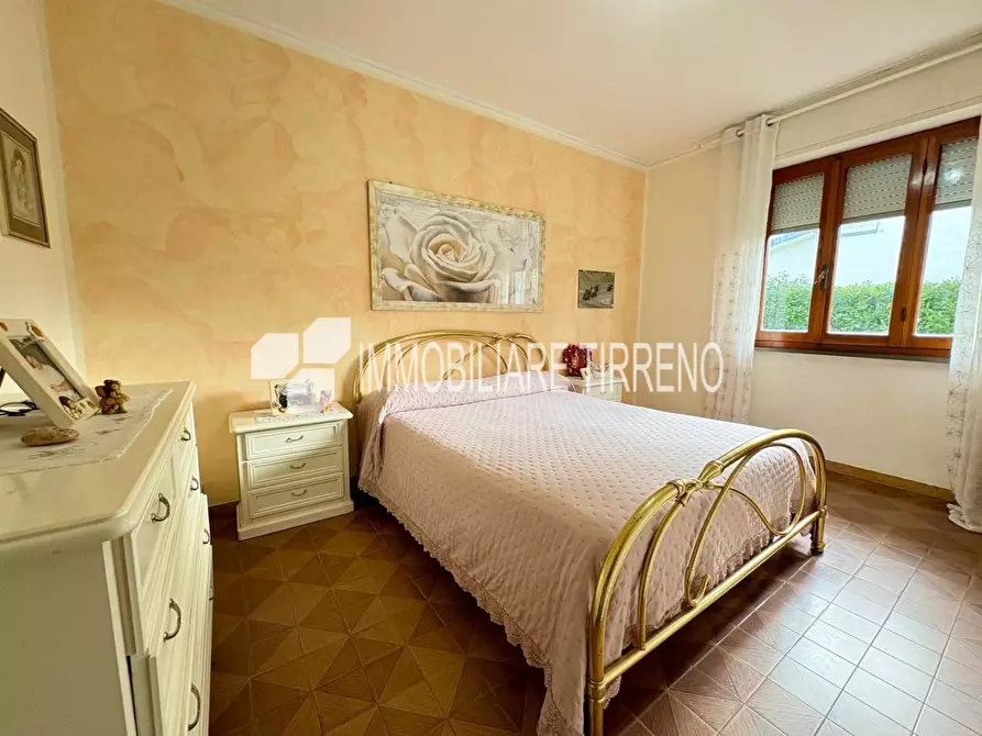 Immagine 20 di Appartamento in vendita  a Massa