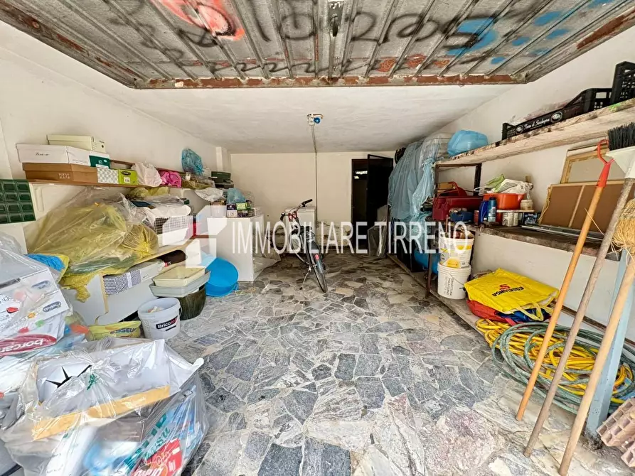 Immagine 17 di Appartamento in vendita  a Massa