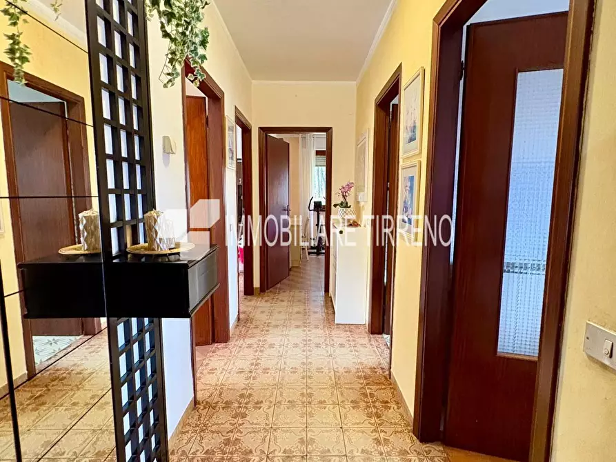 Immagine 18 di Appartamento in vendita  a Massa